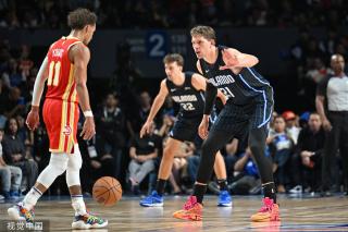 在压力下的 在压力下的